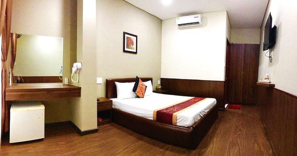 Quan Quan Hotel Дананг Экстерьер фото