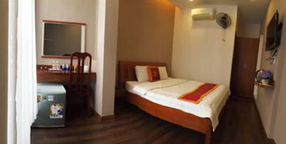 Quan Quan Hotel Дананг Экстерьер фото