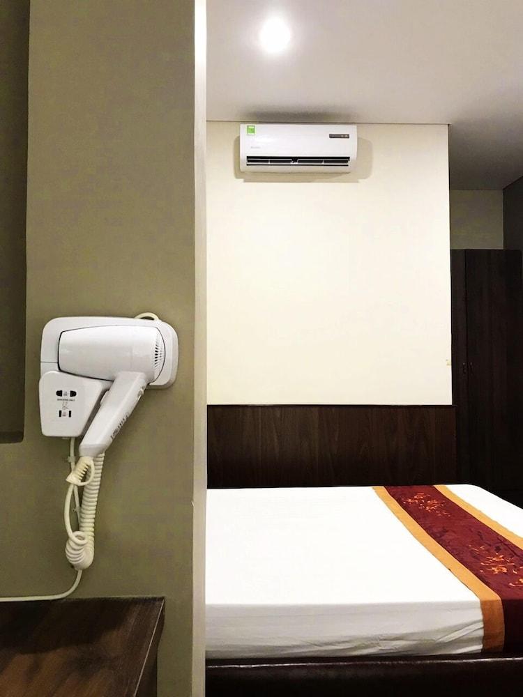 Quan Quan Hotel Дананг Экстерьер фото