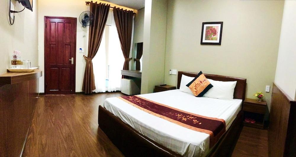 Quan Quan Hotel Дананг Экстерьер фото