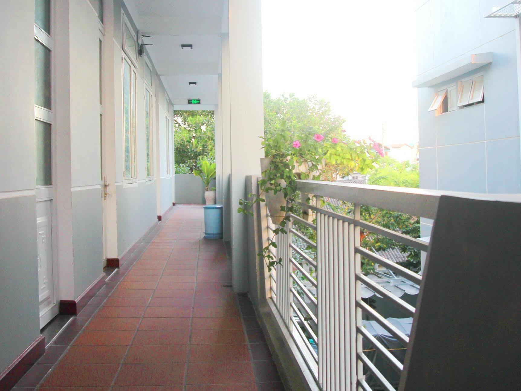 Quan Quan Hotel Дананг Экстерьер фото